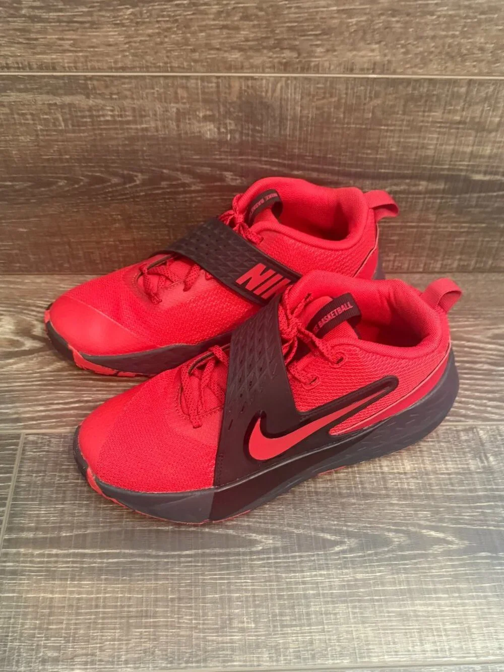Nike Team Hustle D 12 Big Kid’s Basketball Shoes – Size 7Y